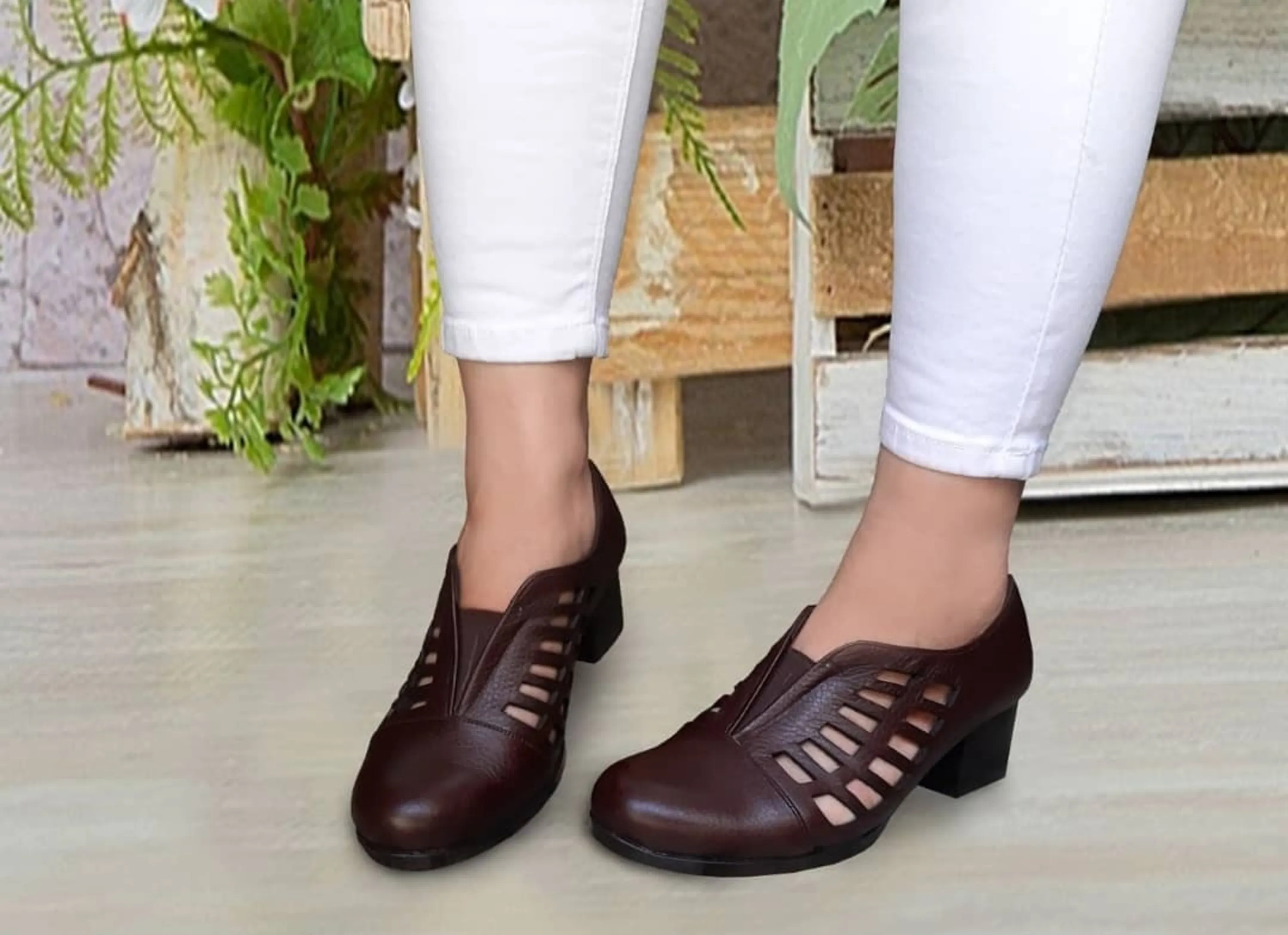 کفش چرم زنانه مدل شبکه ای 28 کفش چرم زنانه مدل شبکه ای 28